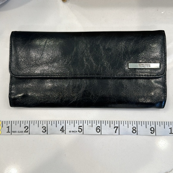 Kenneth Cole Reaction Black Leather Wallet, Leopard-Print Lining, EUC - Picture 10 of 17